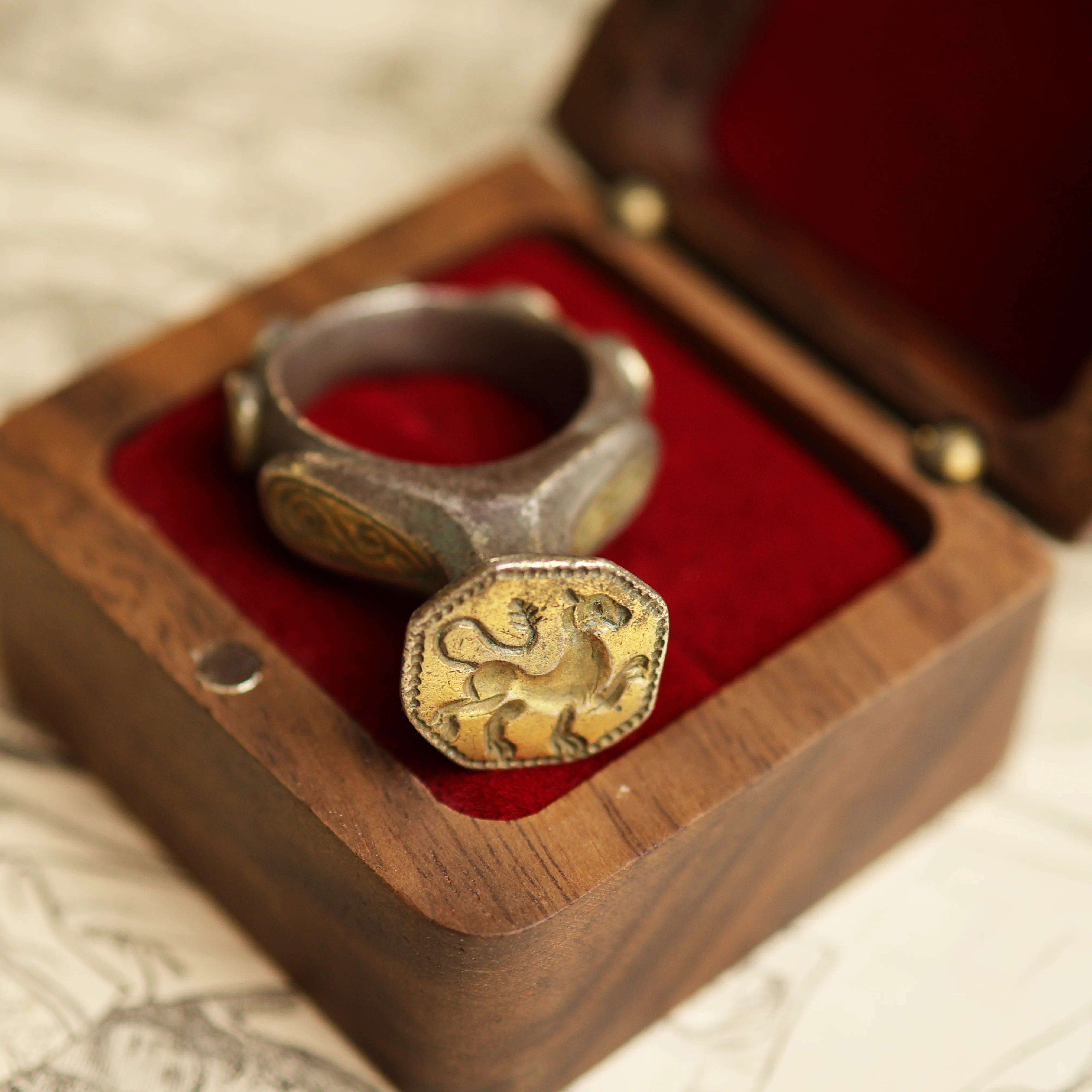 Late Renaissance Lion Ring - Image 6