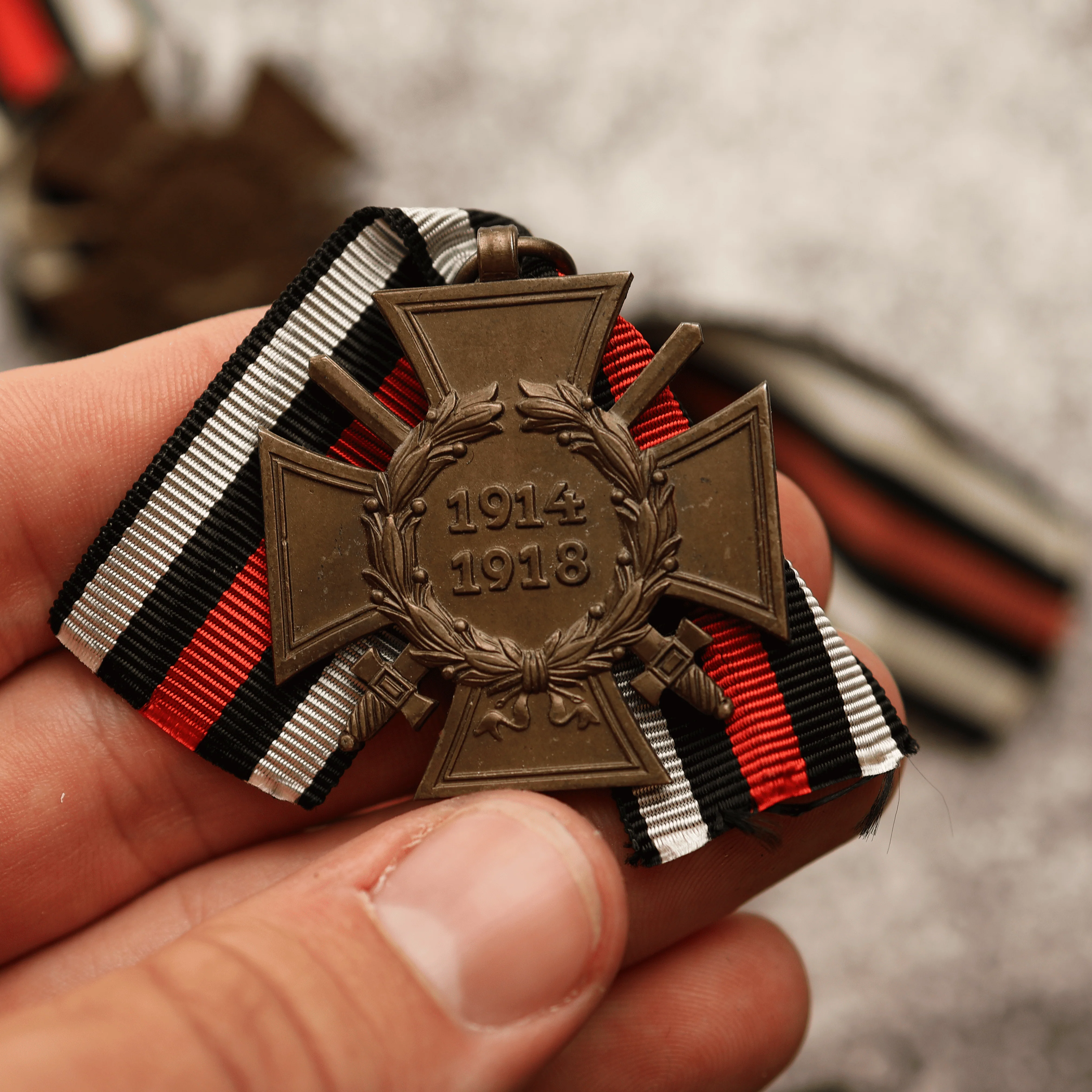 German WW1 Commemorative Frontline Soldier's Service Medal - Image 3