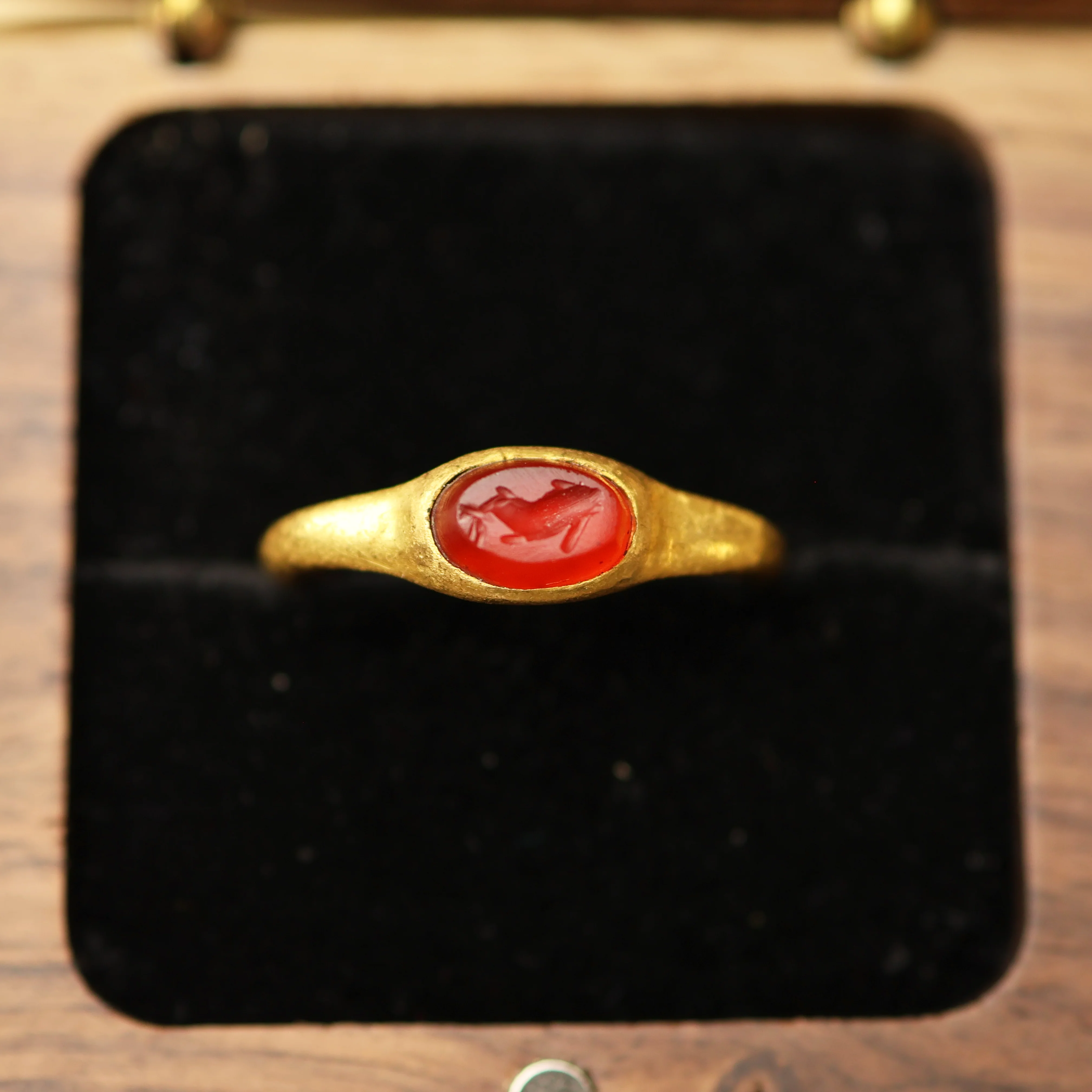 Roman Gold Ring with Dolphin Design - Image 2
