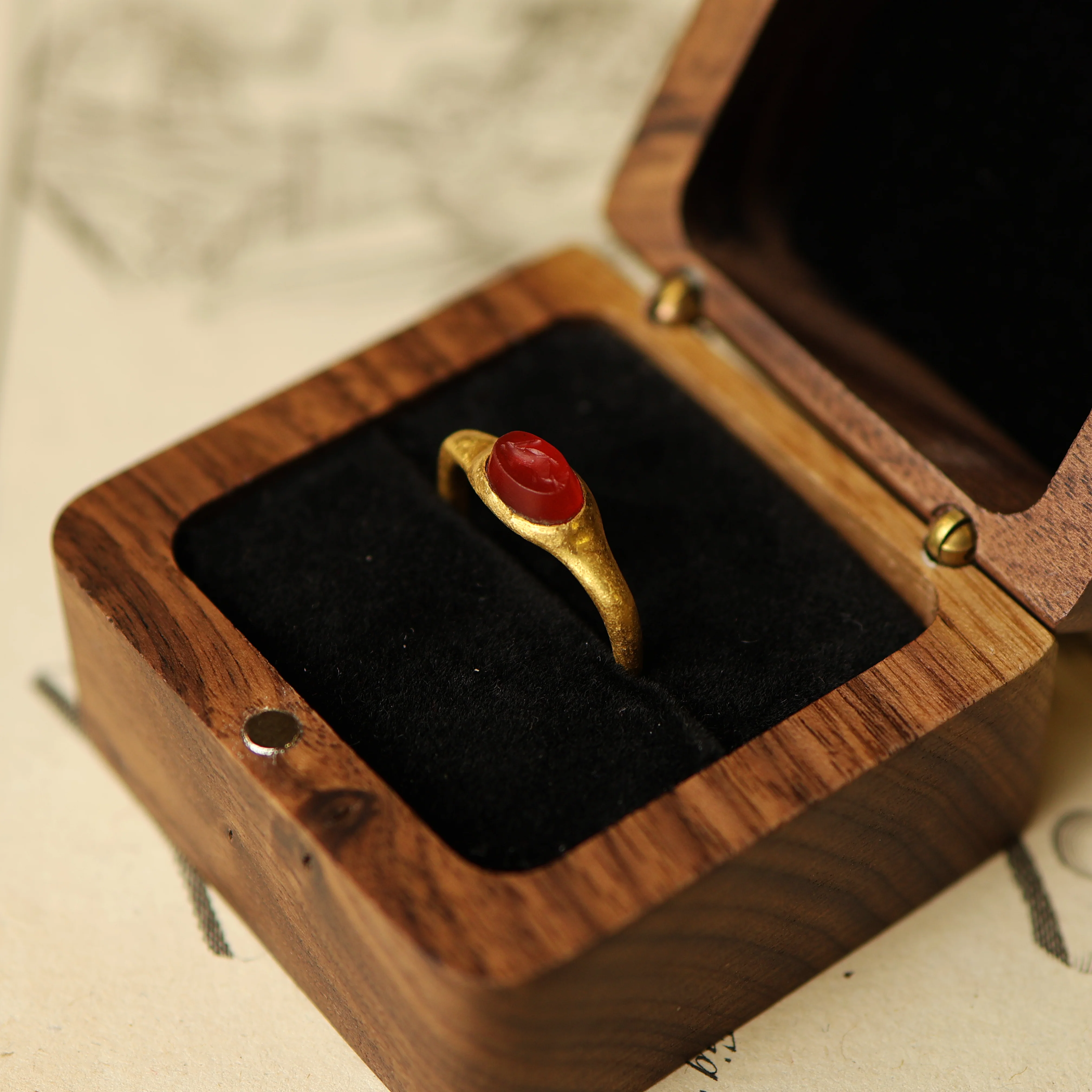 Roman Gold Ring with Dolphin Design - Image 7