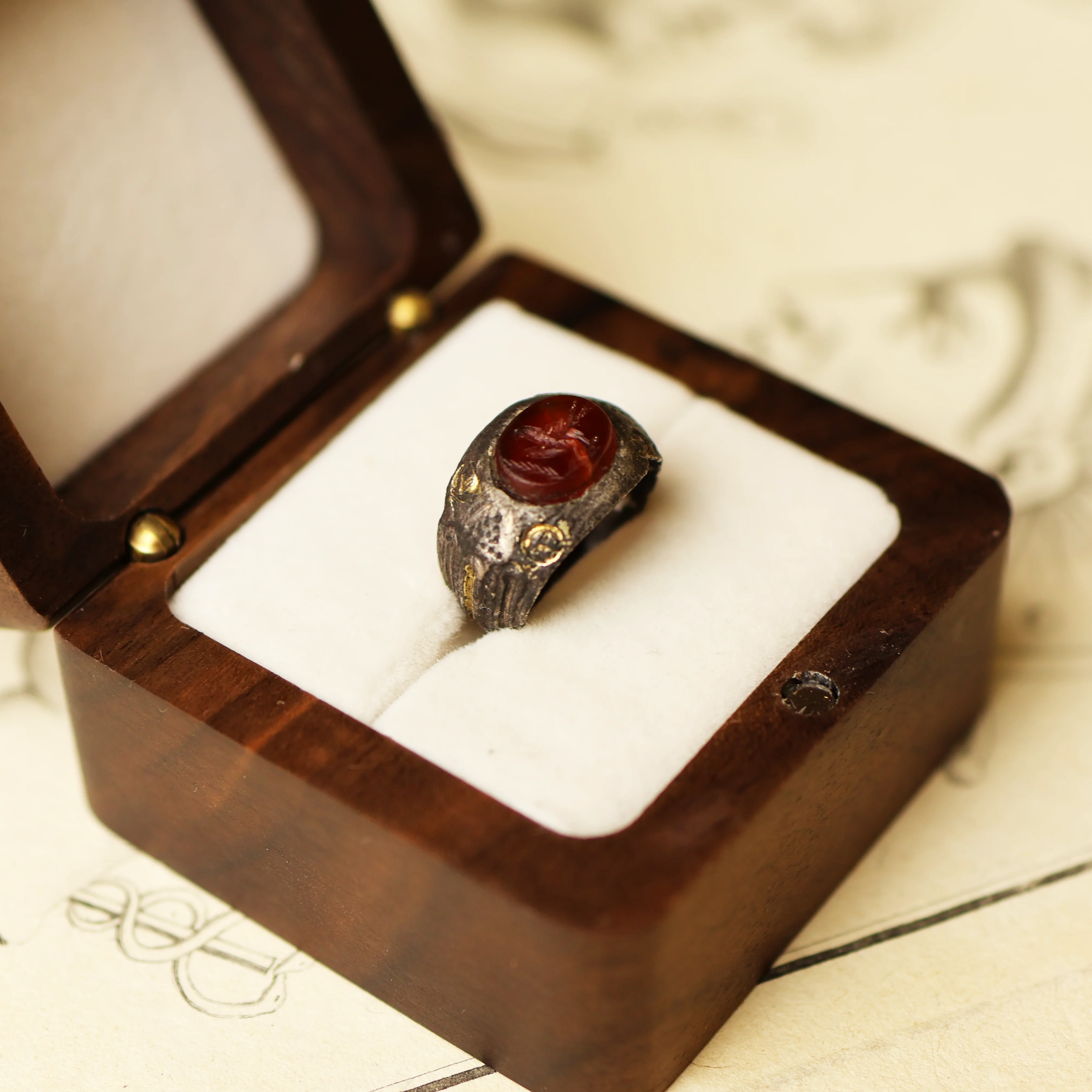 Roman Silver Ring with Garnet Intaglio of a Bird - Image 7