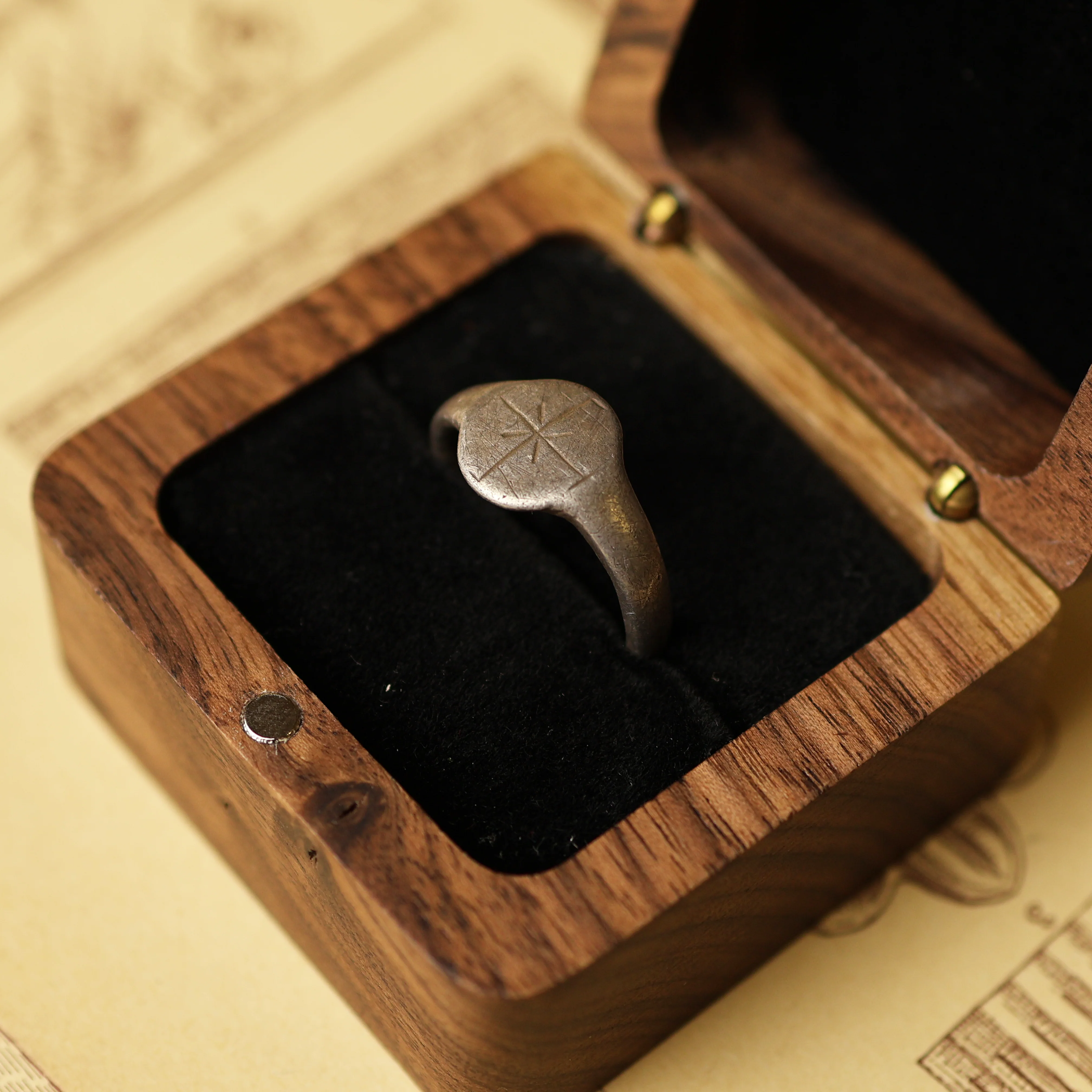 Roman Empire Engraved Silver Ring - Image 6
