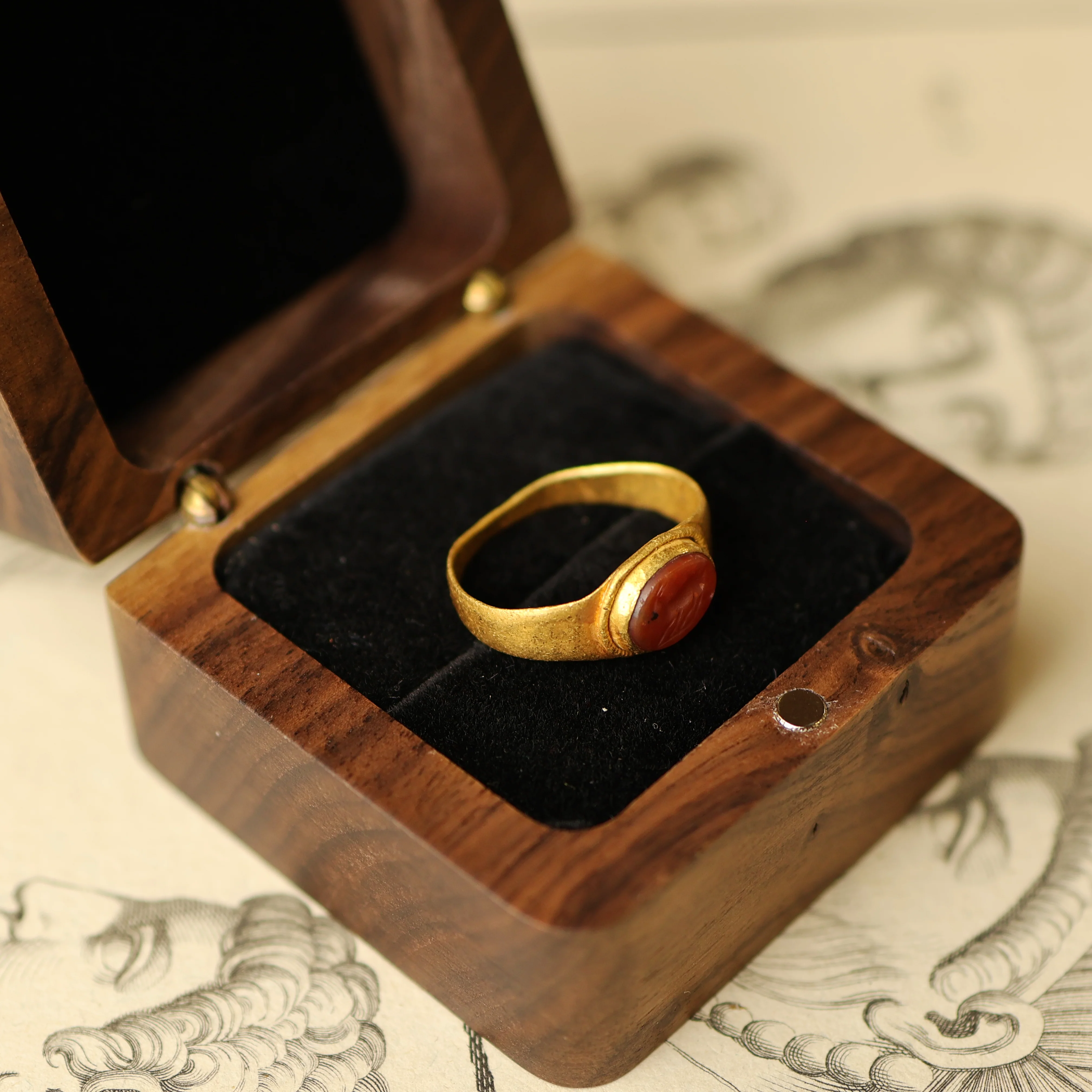 Roman Gold Ring with Goat Design - Image 5